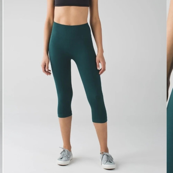 Lululemon Activewear Flow & Go Crop Deep Green Size 8 - Picture 1 of 11